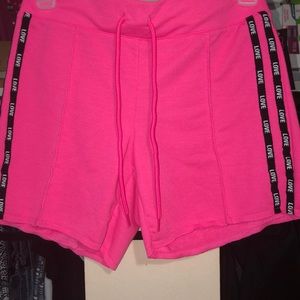 Woman’s/Juniors Shorts